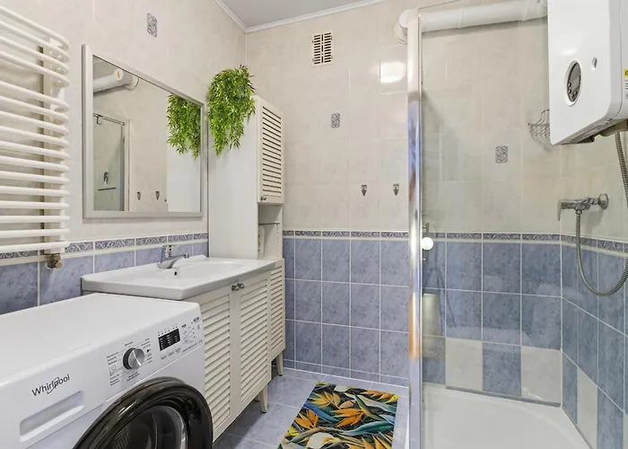 Bronowice - Large And Modern With Free Parking Spot *