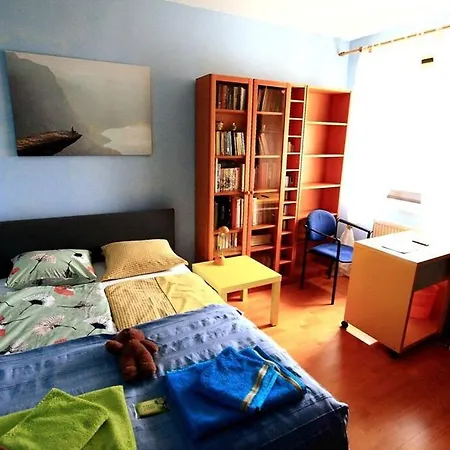 Large And Modern With Free Parking Spot Cracovia